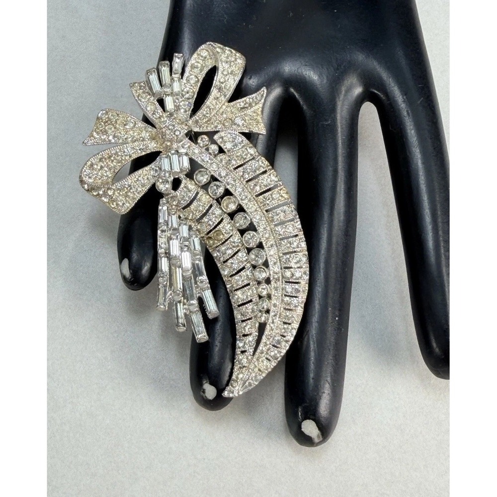 Vintage Clear Rhinestone Ribbon Spray Statement Brooch Pin Silver Tone Art Deco